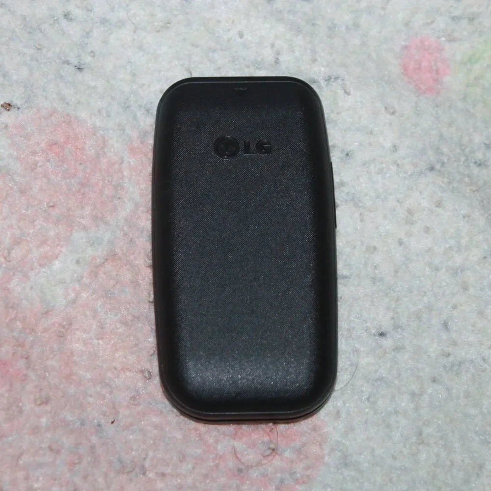 LG 440G TracFone Flip Phone Black